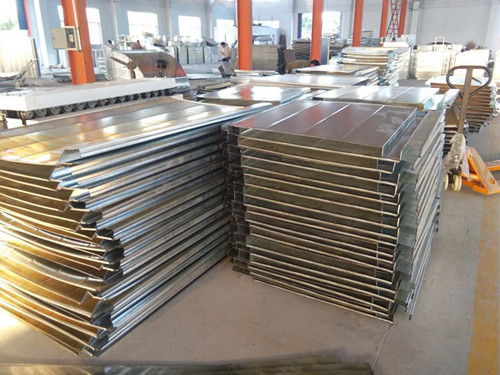 風(fēng)管制作過(guò)程中必不可少設(shè)備