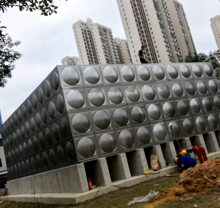 工業上使用方形不銹鋼水箱較多的原因