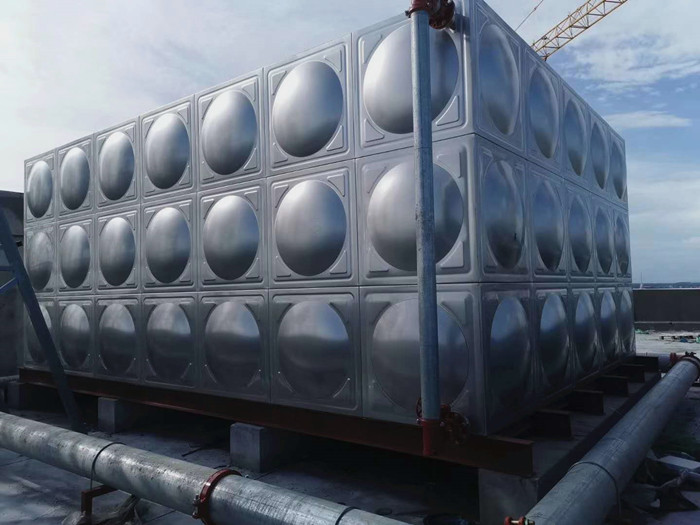 鑄鐵管如何跟生活不銹鋼水箱開孔對接呢？