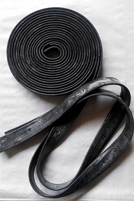 鍍鋅水箱采用專(zhuān)業(yè)密封條密封