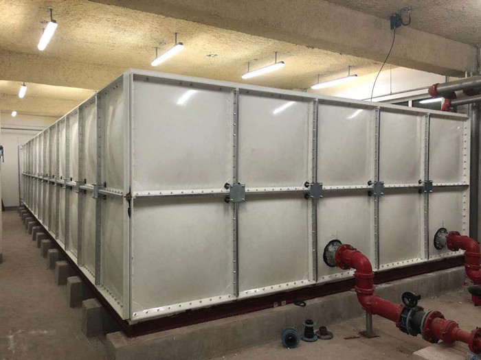 我們該怎樣選擇玻璃鋼水箱