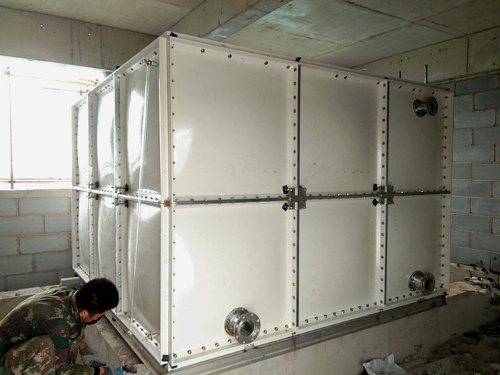 玻璃鋼水箱漏水的簡(jiǎn)單處理方法