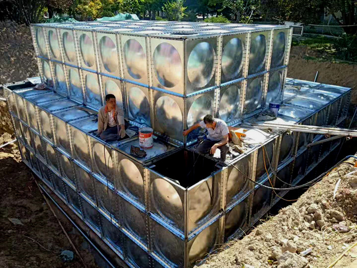 地埋式鍍鋅水箱的特點(diǎn)