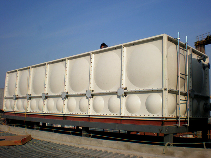 玻璃鋼水箱和其他鋼制水箱相比優(yōu)點在哪里？